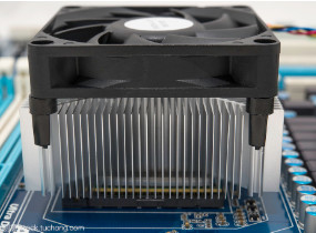 120x120x38mm DC CPU Fan 0.2A Hiện tại giải pháp làm mát hiệu quả